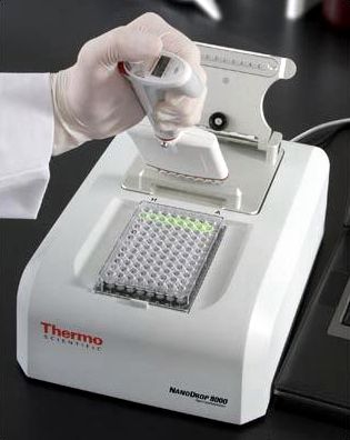 NanoDrop 8000 Спектрофотометр 220-750 нм от 1 мкл 8 образцов Thermo